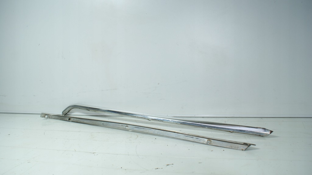 Mercedes r107 sl slc молдинг хром стійка a права 1076981001 Недорого