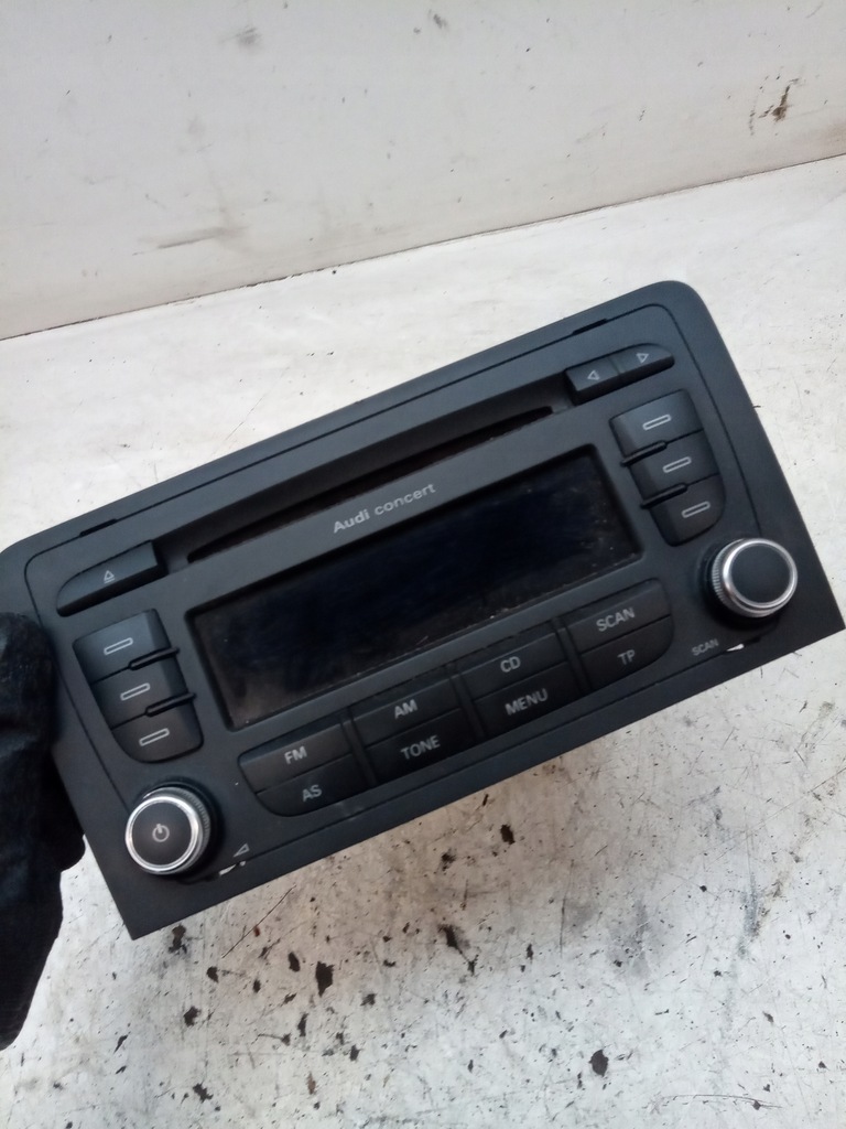 фото №1, Audi a3 8l радиопроигрыватель concert iii 8p0035186s
