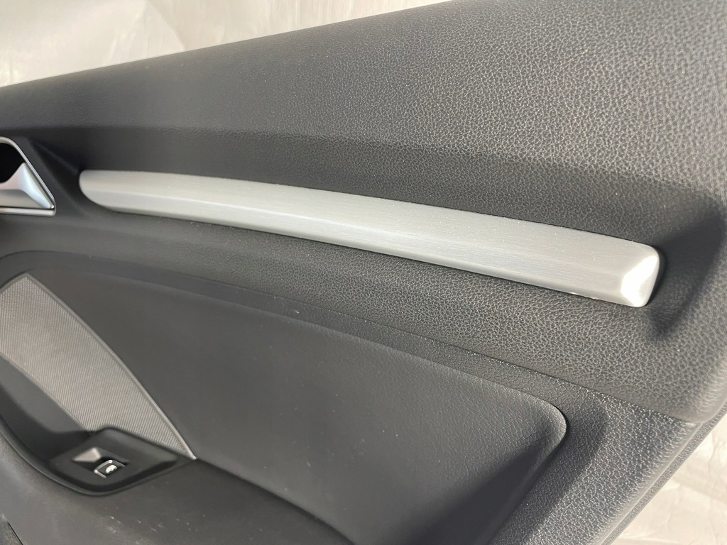 фото №7, Audi a3 s3 8v sedan обшивка дверь правый задняя bang&olufsen 8v5971693a