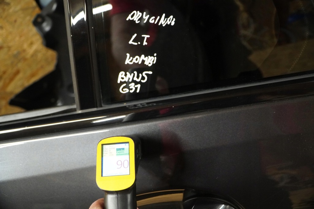 Двері ліва задній комплектна  bmw 5 g31 універсал оригінал dark-shadow a90 17- Зі Шроту