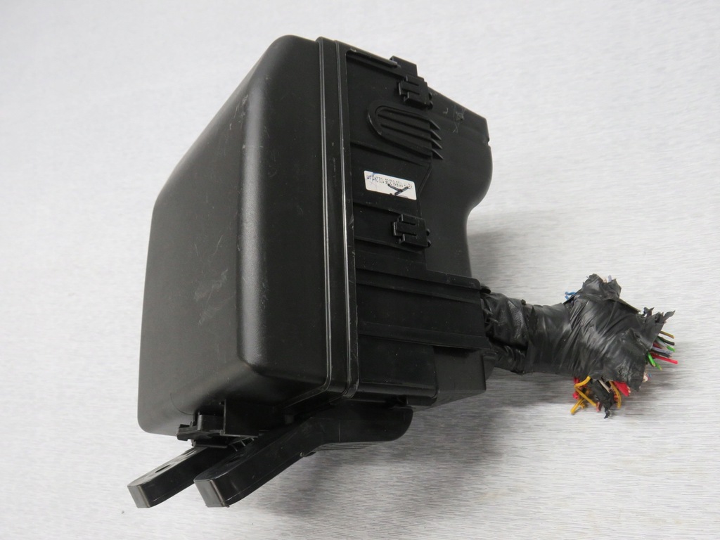 фото №10, Kia sportage iii 2.0 crdi коробка запобіжників