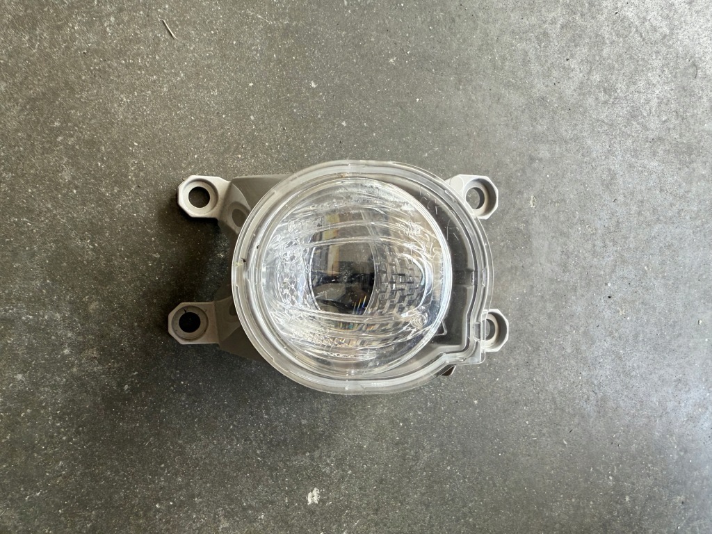 Купити Протитуманна фара передній правий toyota rav4 v 81210-12240