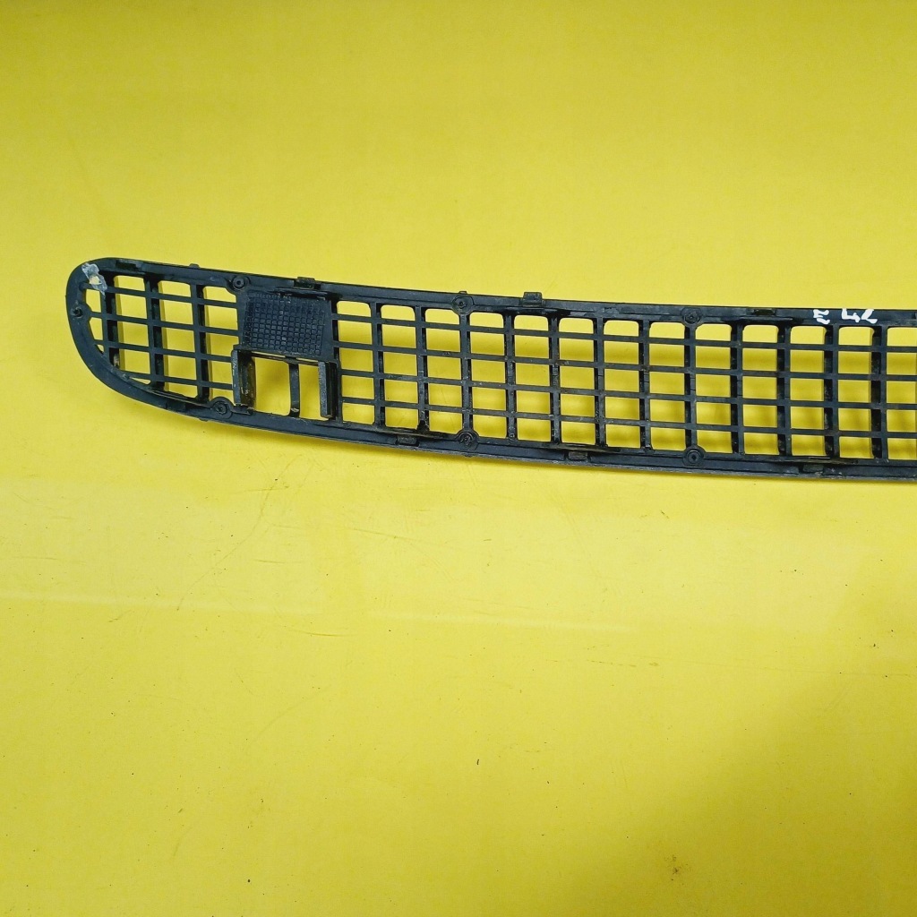 Решітка бампера впуск на капот bmw 3 e46 51138208484 nr131 Зі Шроту