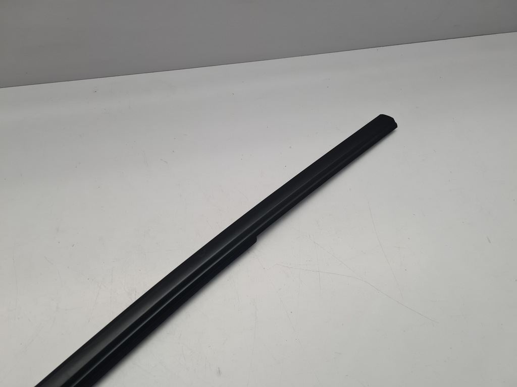 фото №4, Молдинг уплотнитель правая opel mokka b 9834494580