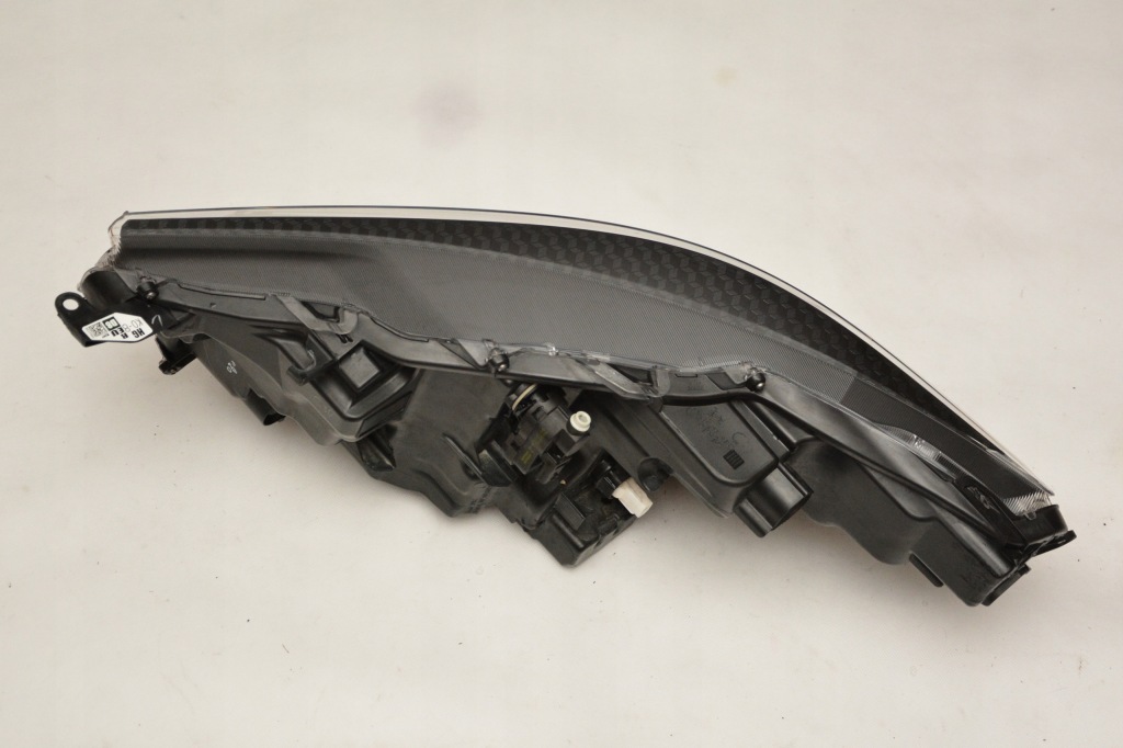 Фара правый  toyota yaris iv 2022r full led в Украине