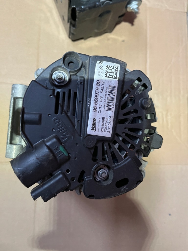 Купить Генератор 9666997980 citroen c4 picasso 2 12-19 год 1,6 thp