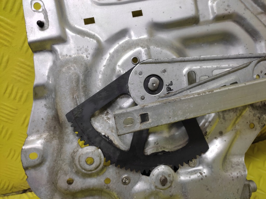 фото №4, Kia cerato подъемник стекло левый задняя