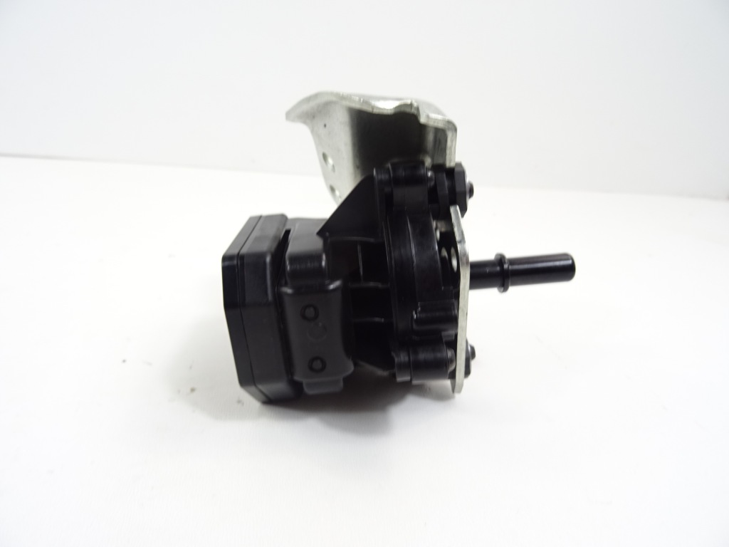 X-trail iv t33 1.5 vc-t e-power kr15 додаткова насос води кронштейн   149406rc2a Зі Шроту