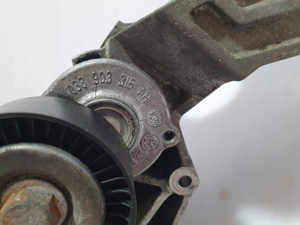 Audi a6 c7 a4 b8 2.0tdi кронштейн кронштейн держатель генератора 03l903143r +болты в Украине