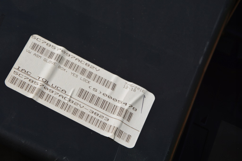 фото №8, Бардачок пассажира vw jetta 5c7857097