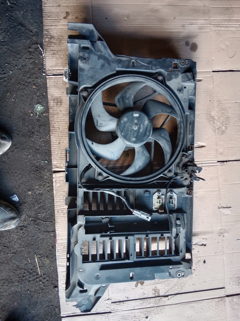 фото №1, Корпус вентилятора citroen c5 3.0 9463972880