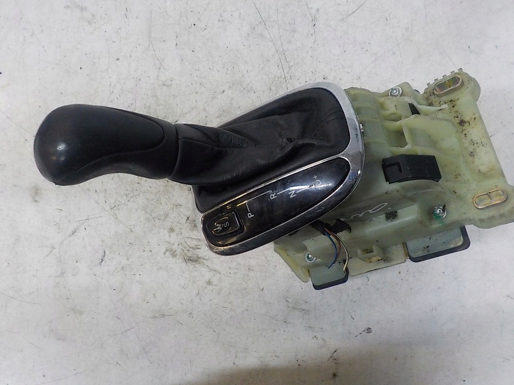 фото №1, Mercedes w203 1.8 компрессор домкрат передач автоматическая коробка передач