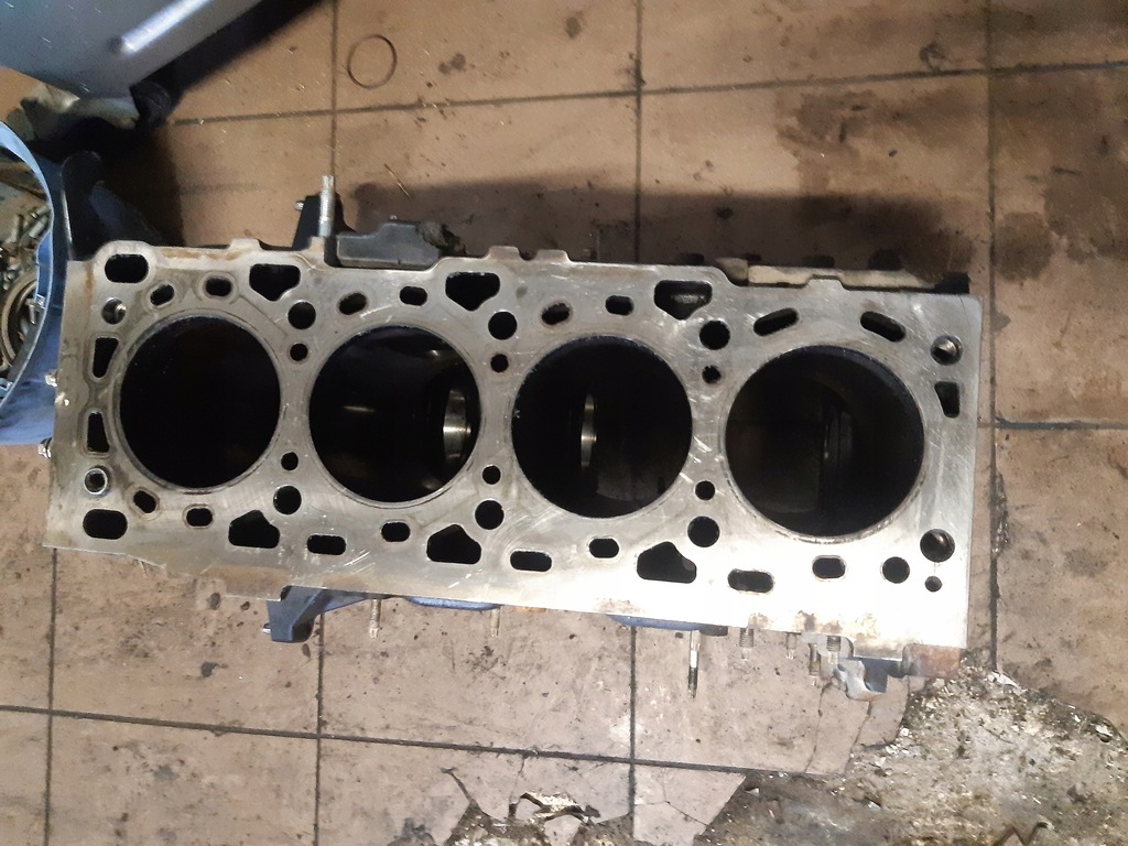 фото №8, Блок двигателя toyota hilux viii 2.4d gdftv