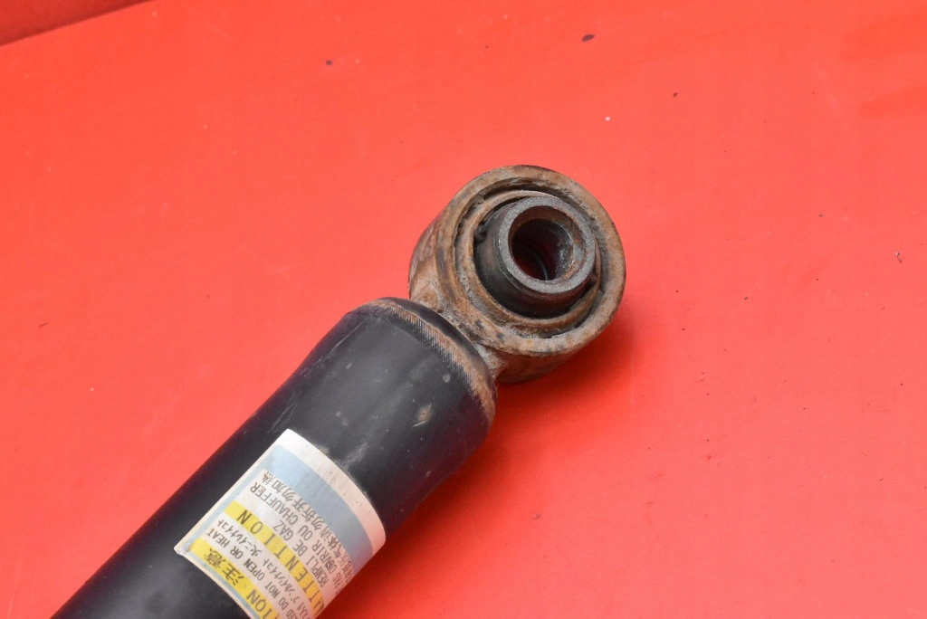 фото №6, Амортизатор правый задняя 48530-42320 toyota bz4x 204 km 22-