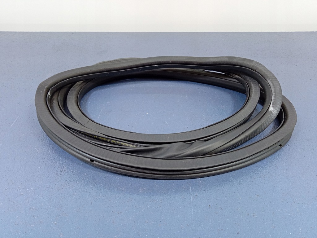 фото №1, Cayenne ii прокладка дверь задняя правое 7p5