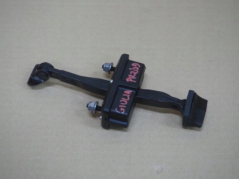 фото №1, Ограничитель дверь левый правый перед alfa romeo giulia