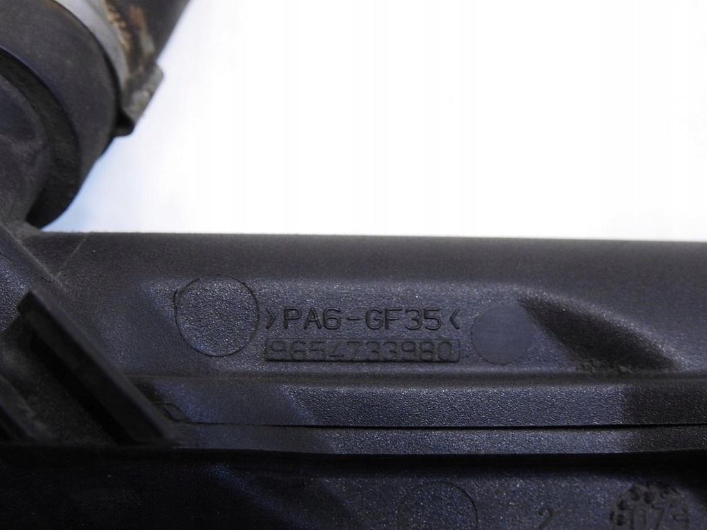 фото №10, Заливная горловина масла вентиляция картера volvo v50 2.0 d 9654733980