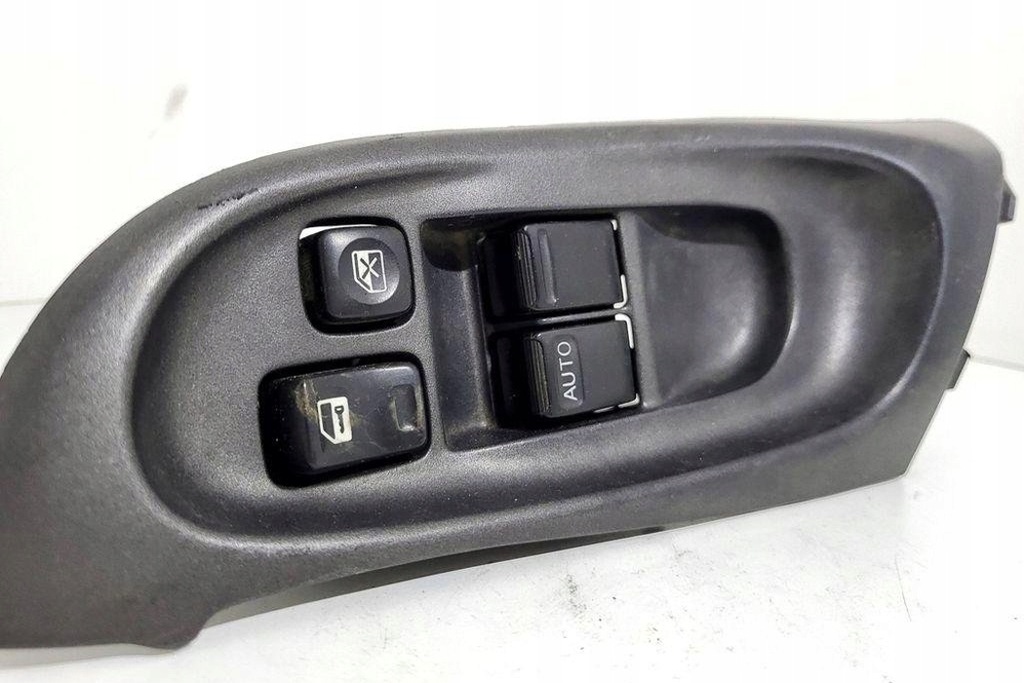 фото №14, Кнопка управление окон задних левых дверь nissan