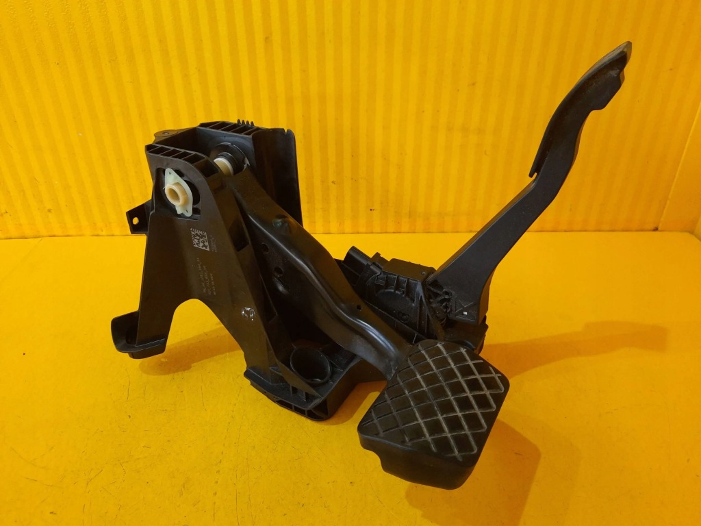 фото №1, Vw golf sportsvan педаль тормоза газа 5q1723058ar