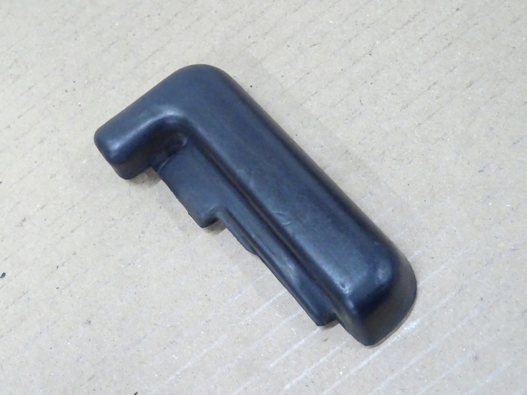 фото №13, Patrol заглушка гумовий елемент захист шарнір кришки gr y60