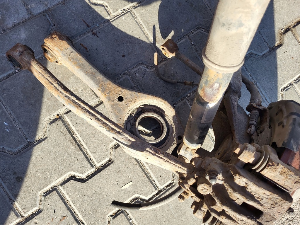 фото №4, Поворотный кулак рычаг амортизатор правый задняя kia pro ceed i 1.6 crdi комплект