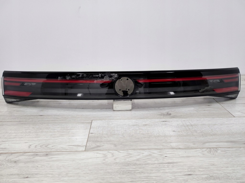 фото №1, Накладка задняя лампа vw taigo 2g7945093