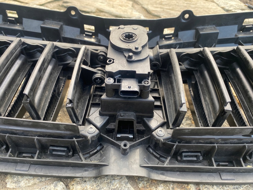 Bmw 3 g20 g21 жалюзи шторка воздуховод воздуха решётка радиатора хром 187156-10 с Разборки