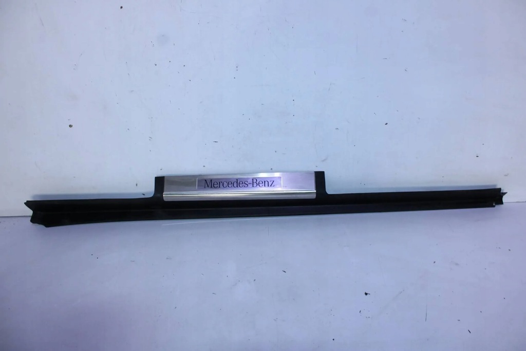 фото №1, Молдинг порог накладка порог перед передняя левая mercedes w251