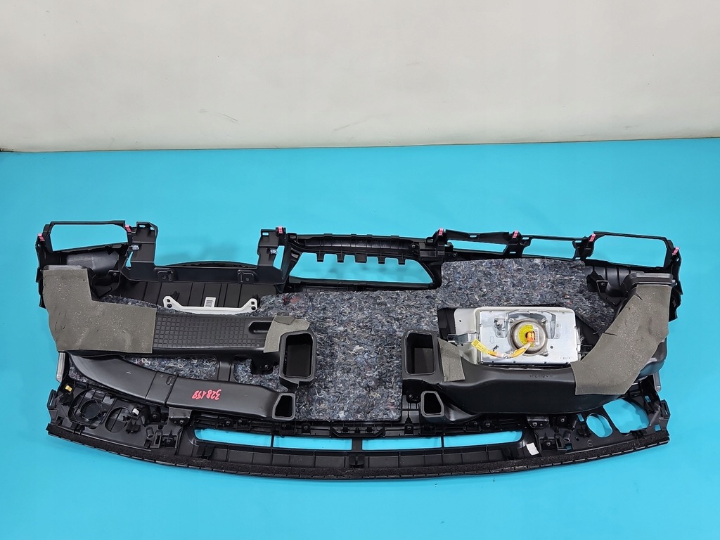 фото №10, Панель приладів приладова консоль панель приладів toyota avensis iii t27 eu