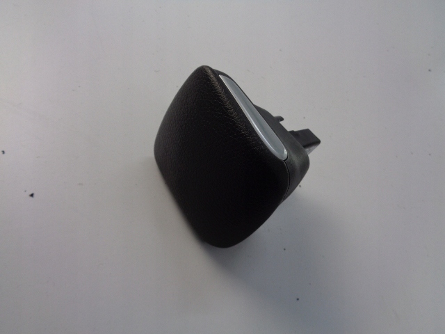 фото №1, Подлокотник mercedes eqa 250 w243 2021 rok