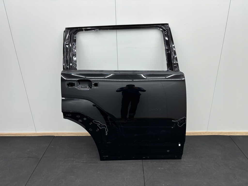 фото №1, Hyundai santa fe v 2023r-- дверь правое задние задняя