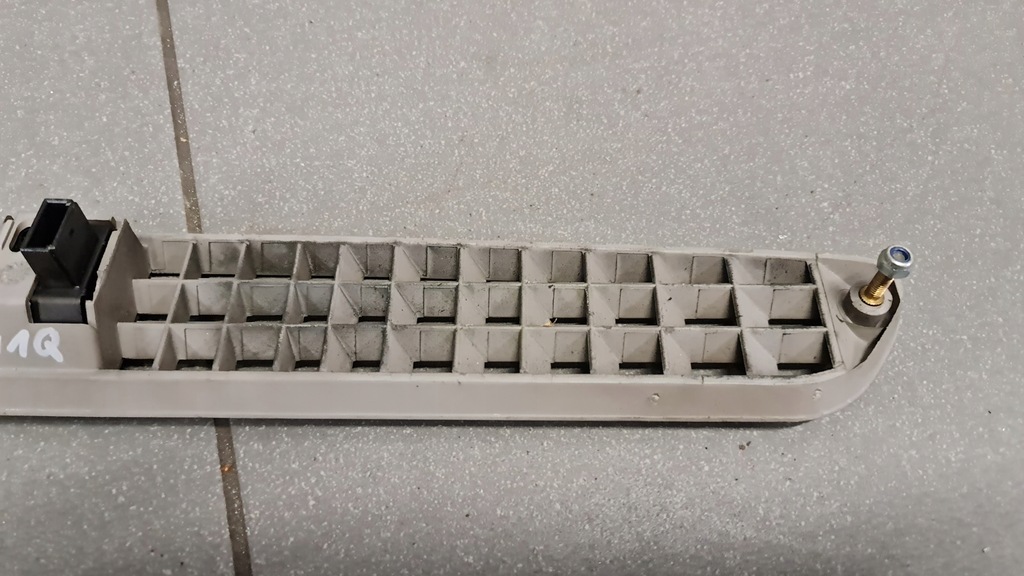 фото №7, Решітка обдув кремовий audi a8 d2 4d0907539