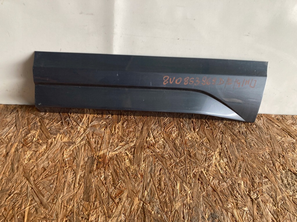 фото №1, Audi q3 левая молдинг дверь задняя 8u0853969d/e