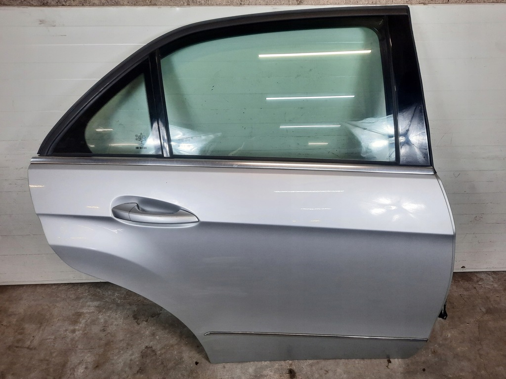 фото №1, Дверь правый задняя mercedes e w212 sedan c775