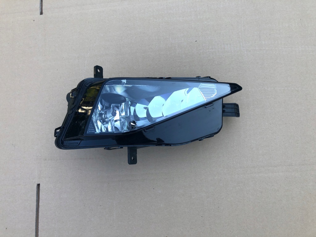 фото №1, Противотуманная фара правый vw golf vii sportsvan lift 510 2018