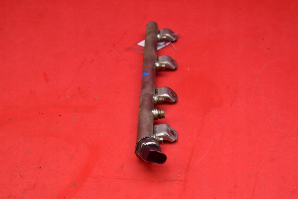 Молдинг впрыскная 7547599 7537319-05 bmw f01 4.4 xdrive 407 km 08-12 Недорого