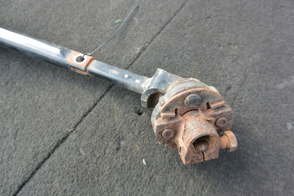 Крестовина колонки рулевого tesla model s europa с Разборки