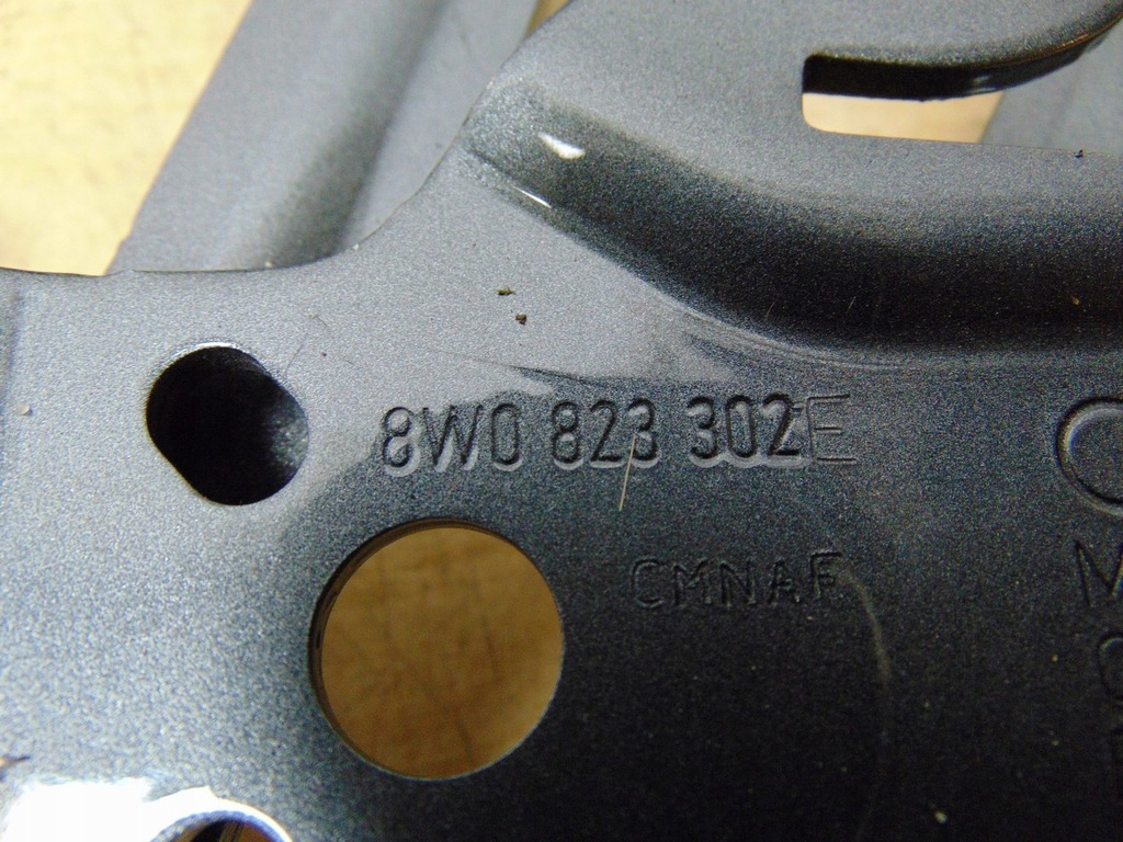 фото №10, Петля капот правый audi a4 b9 8w0823302e