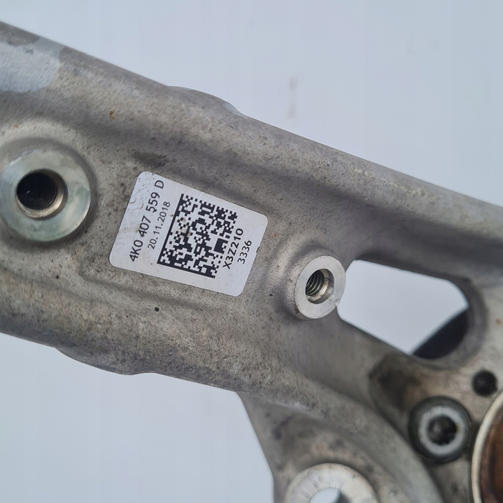 фото №6, Поворотный кулак левая перед рычаги a6 c8 bdb комплектная