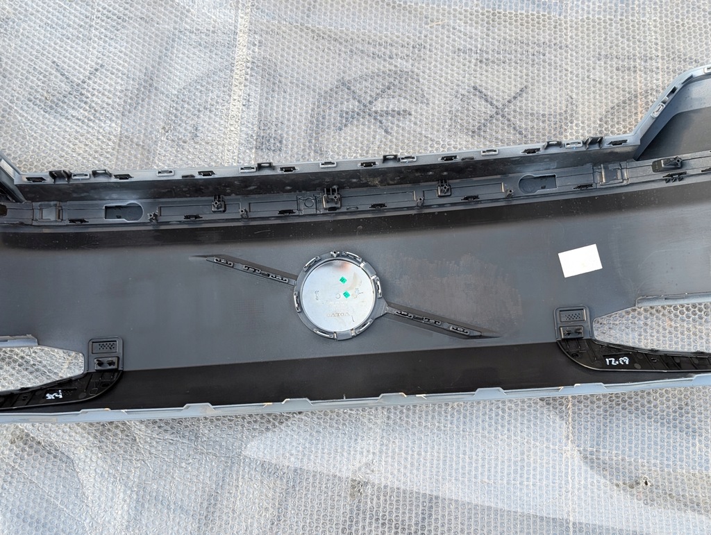 фото №11, Volvo ex30 ex-30 бампер передній перед емблема 31345658