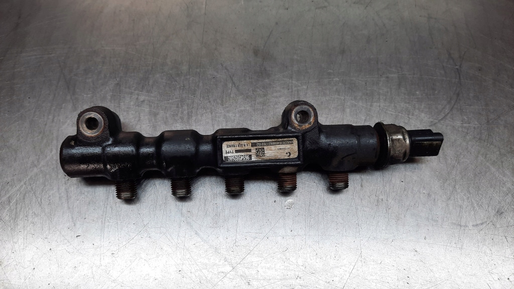 фото №1, Молдинг упорскування 9654592680 citroen c3 1.4 hdi