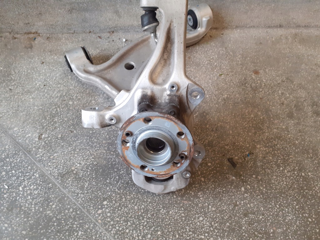 фото №8, Mercedes gls gle 167 x167 amg поворотный кулак рычаг ступица левый перед 1673301300