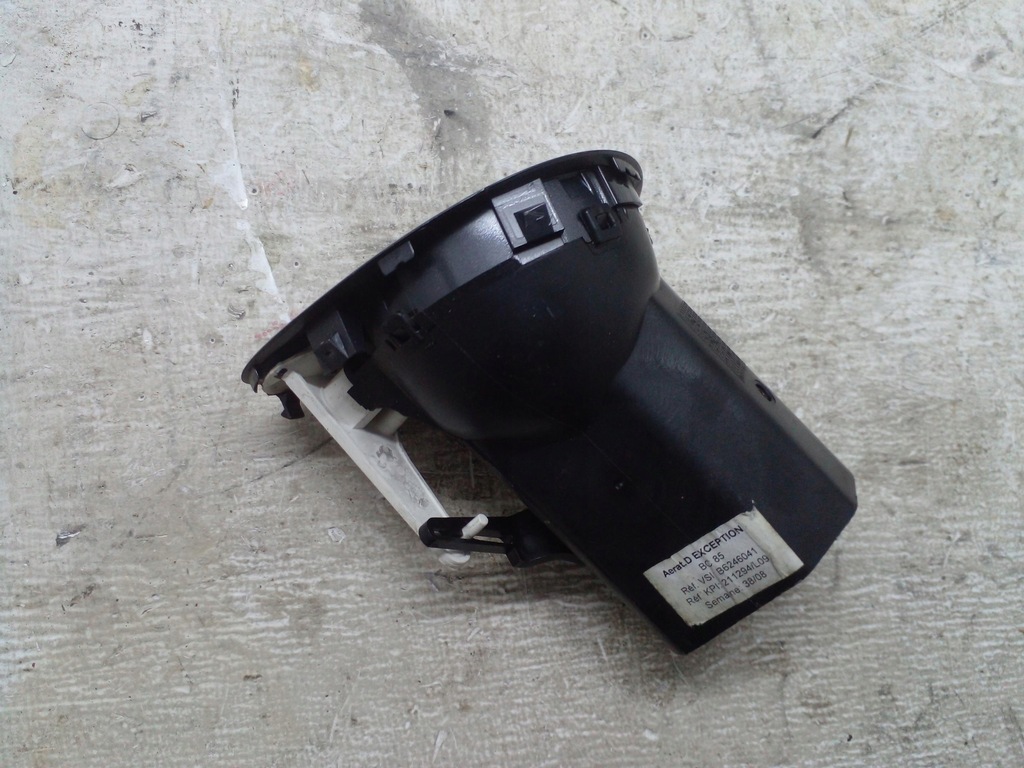 фото №2, Решітка обдув правий перед renault clio iii 05-12