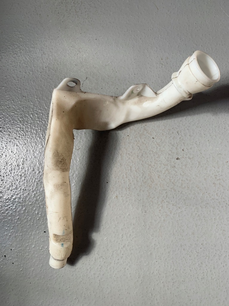 фото №1, Труба заливная горловина жидкость омывателя citroen ds3