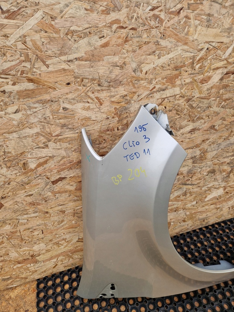 Купить Renault clio 3 ted11 195 крыло  перед передний правый