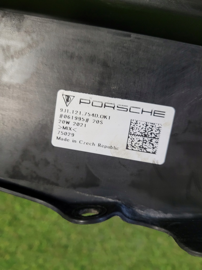 фото №8, Porsche taycan жалюзи воздуховод впуск 9j1121745d