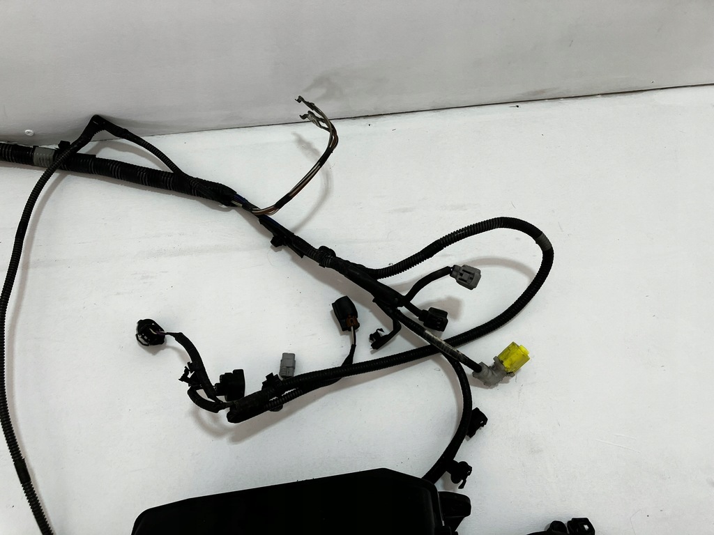 фото №9, Prius iii lift электропроводка отсек двигателя с корпус