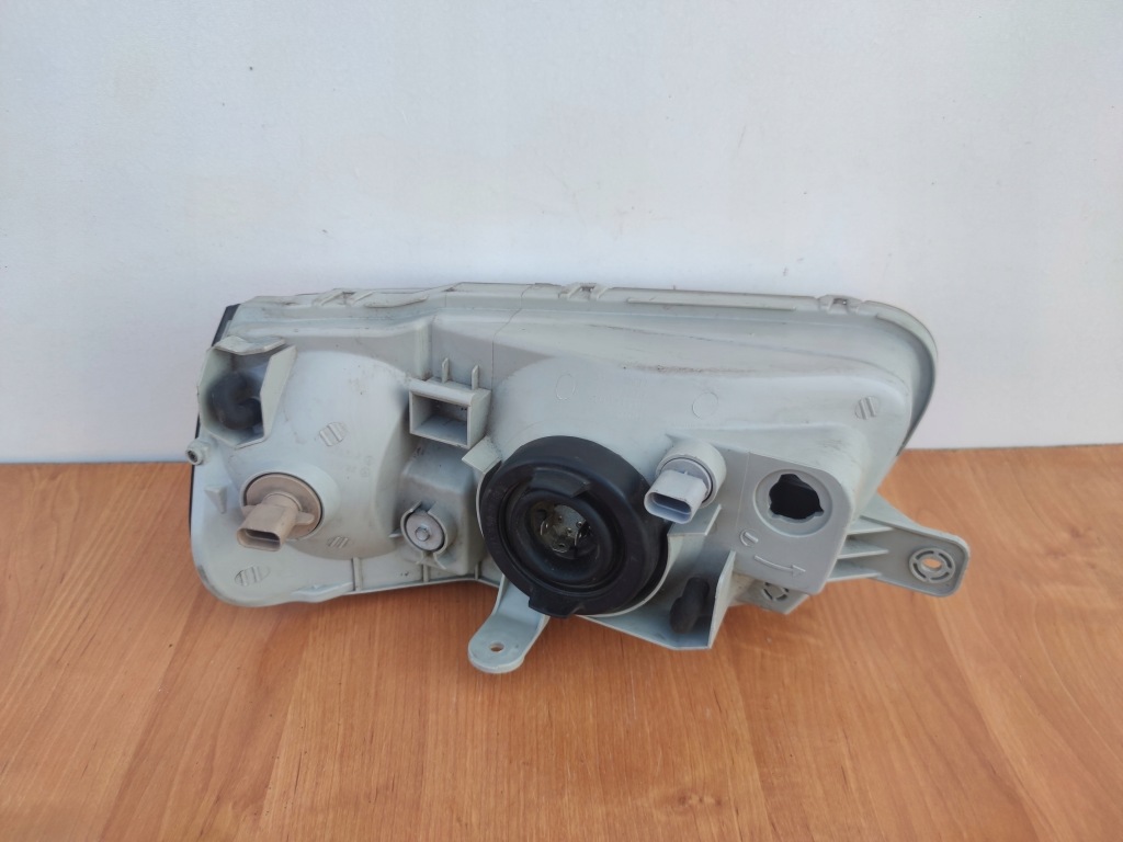 фото №3, Hyundai accent 99-03r права лампа перед фара