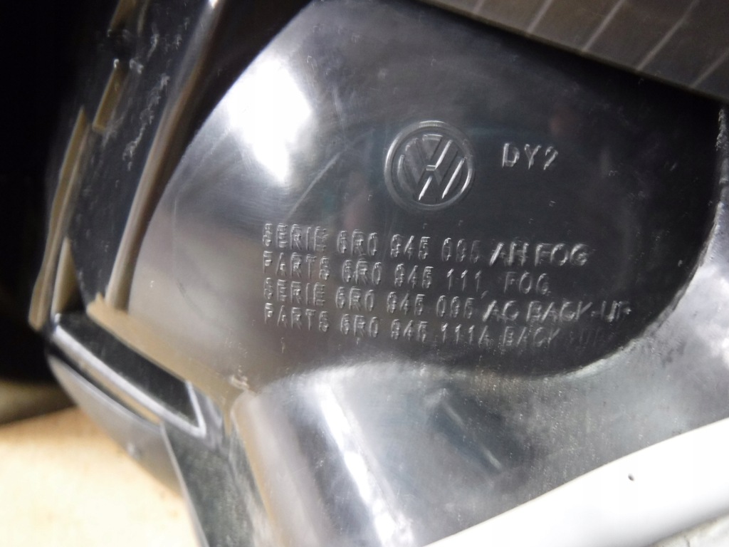 фото №7, Volkswagen оригинальный номер 6r0945095 лампа задняя