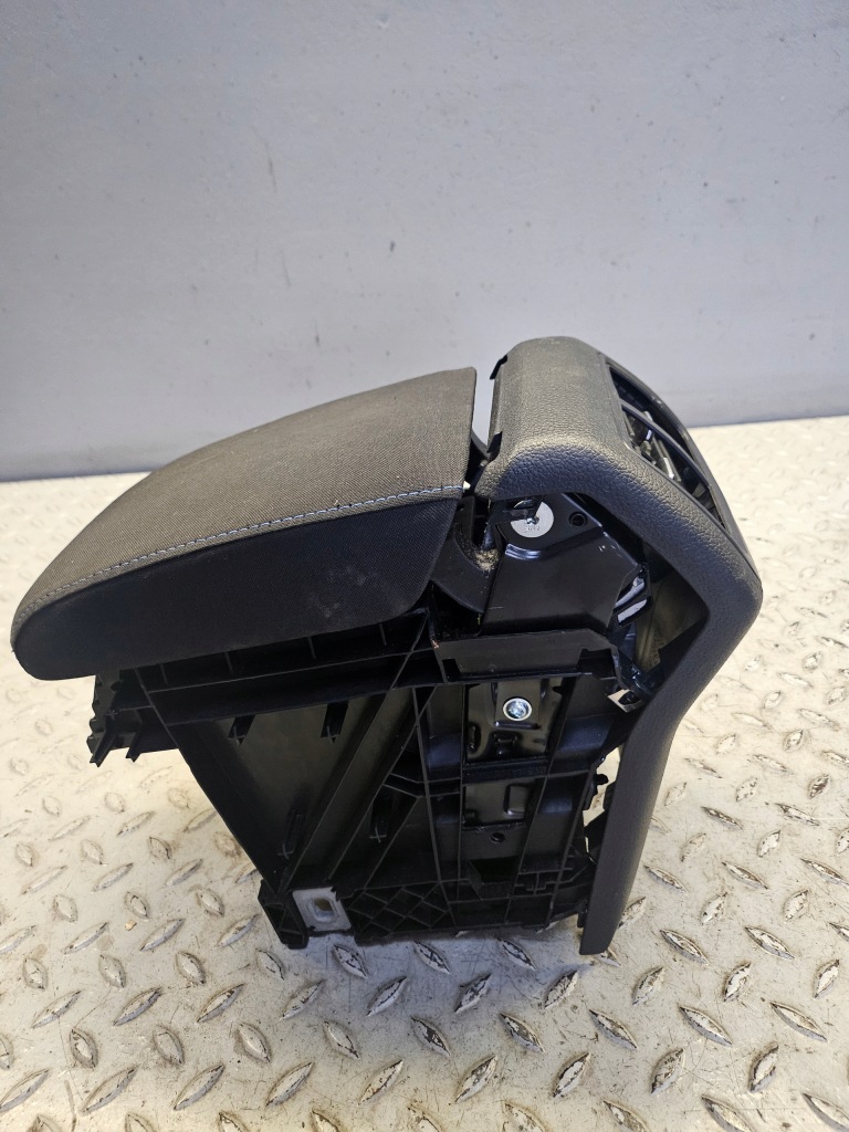 фото №1, Vw golf vii lift hd подлокотник europa